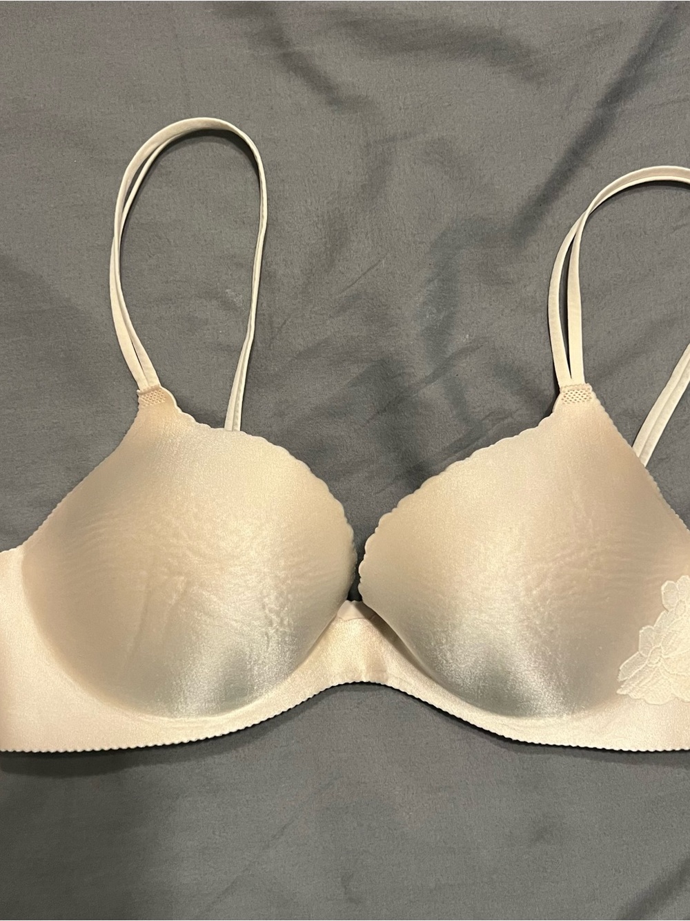 Discontinued Y2K Victoria’s Secret Angels Secret Embrace Floral Bra 36C Cream